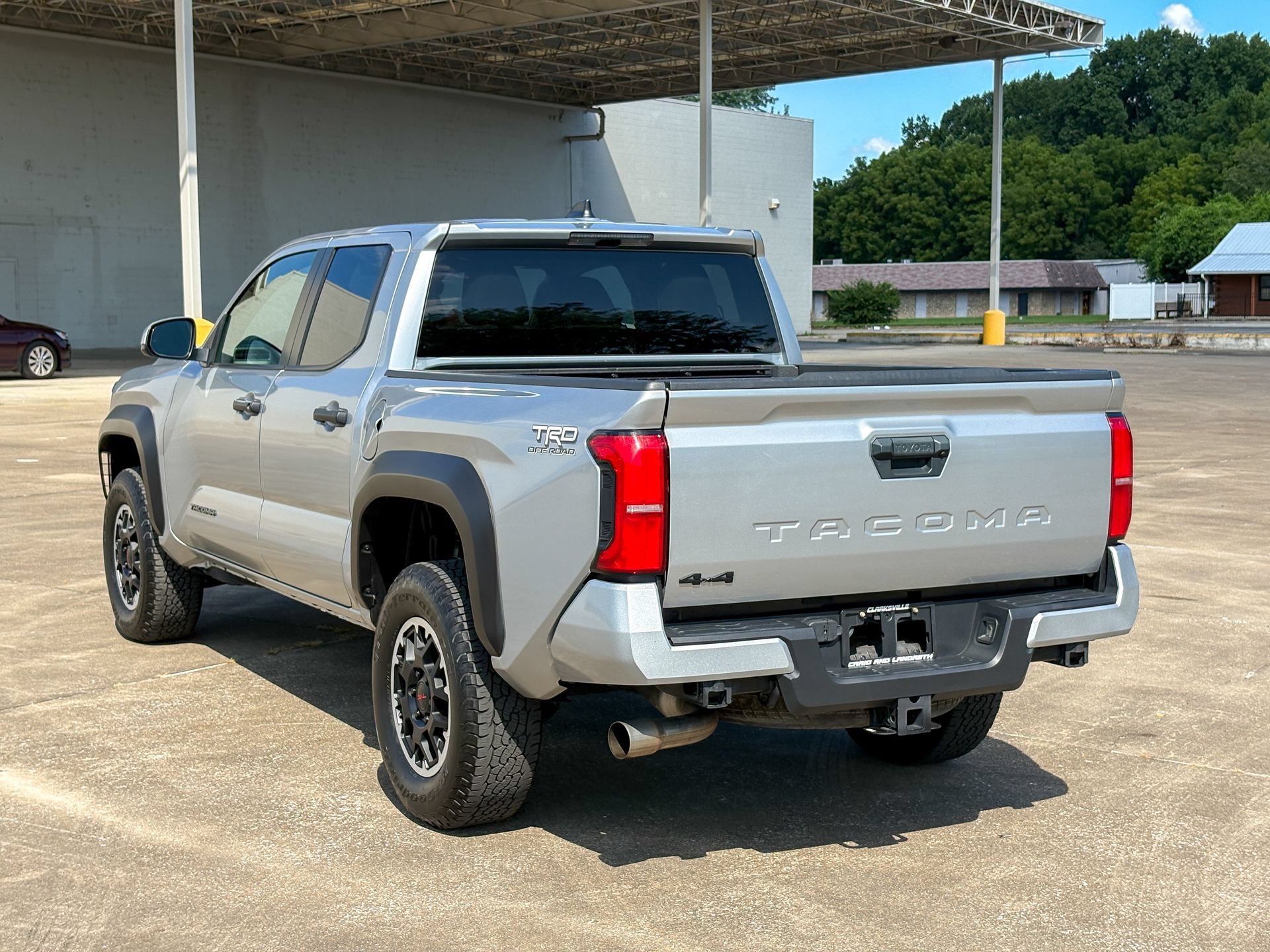 Used 2024 Toyota Tacoma TRD Off-Road AWD/4WD image 11