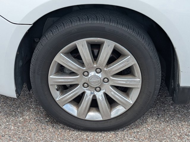 Used 2014 Chrysler 200 Touring FWD image 10