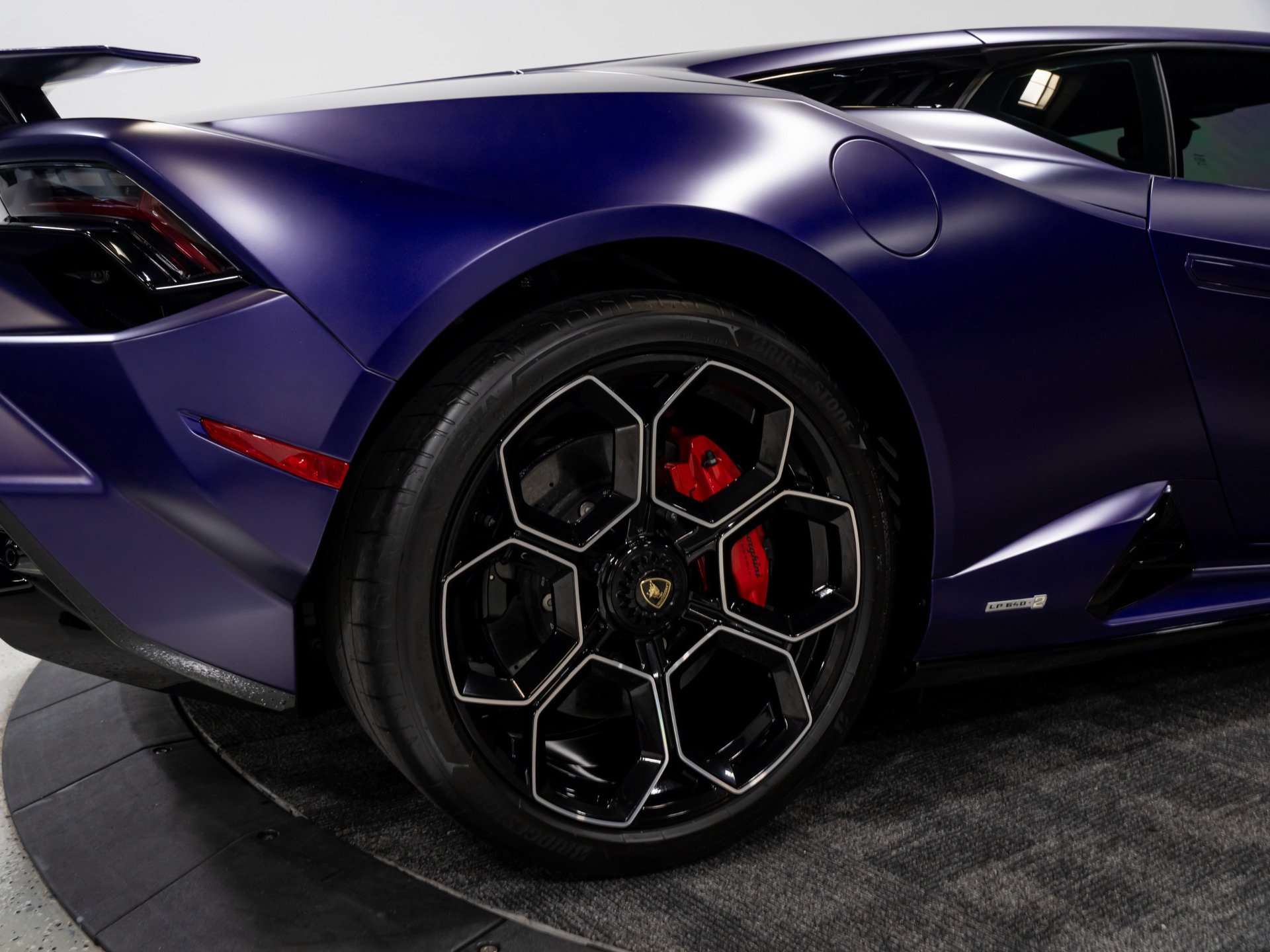 Used 2024 Lamborghini Huracan Tecnica RWD image 29