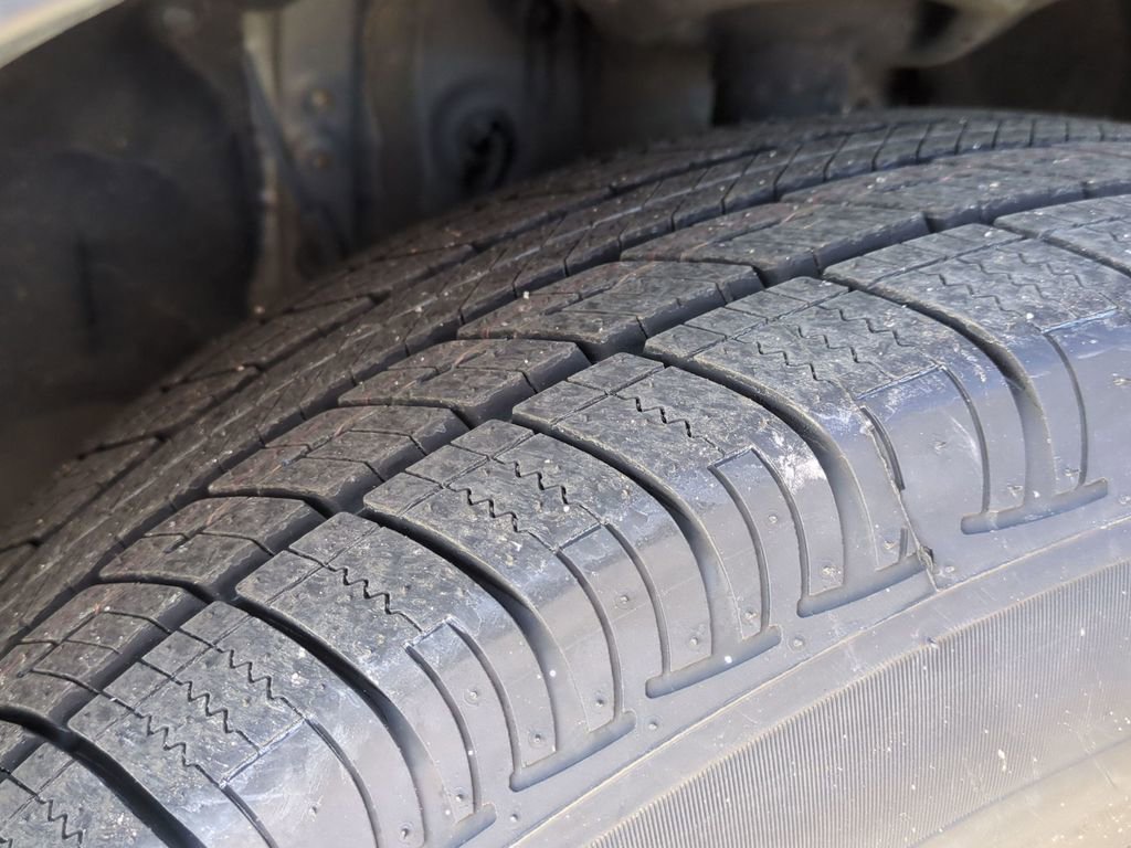 Used 2021 Toyota Highlander XLE image 10