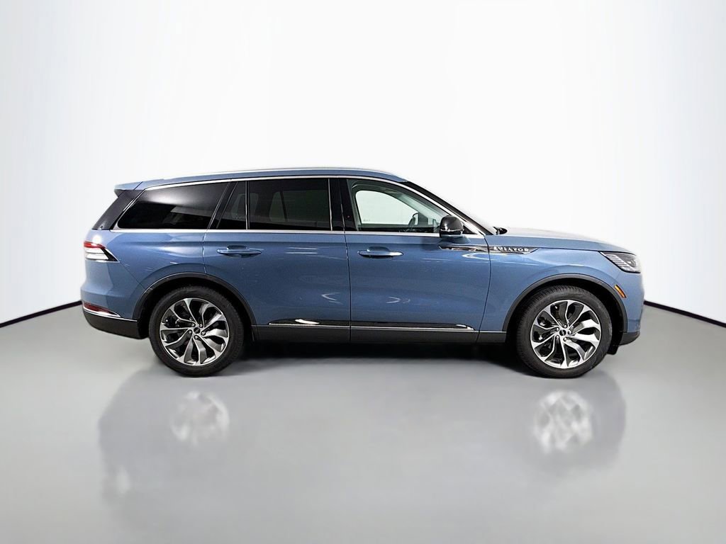 Used 2025 Lincoln Aviator Reserve w/ Illumination Package RWD image 4