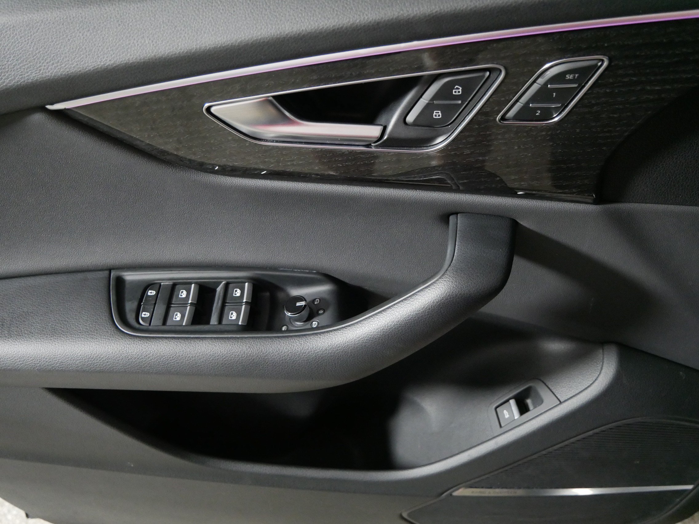 Used 2019 Audi Q8 Prestige AWD/4WD image 19