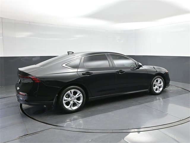 Used 2025 Honda Accord LX image 15