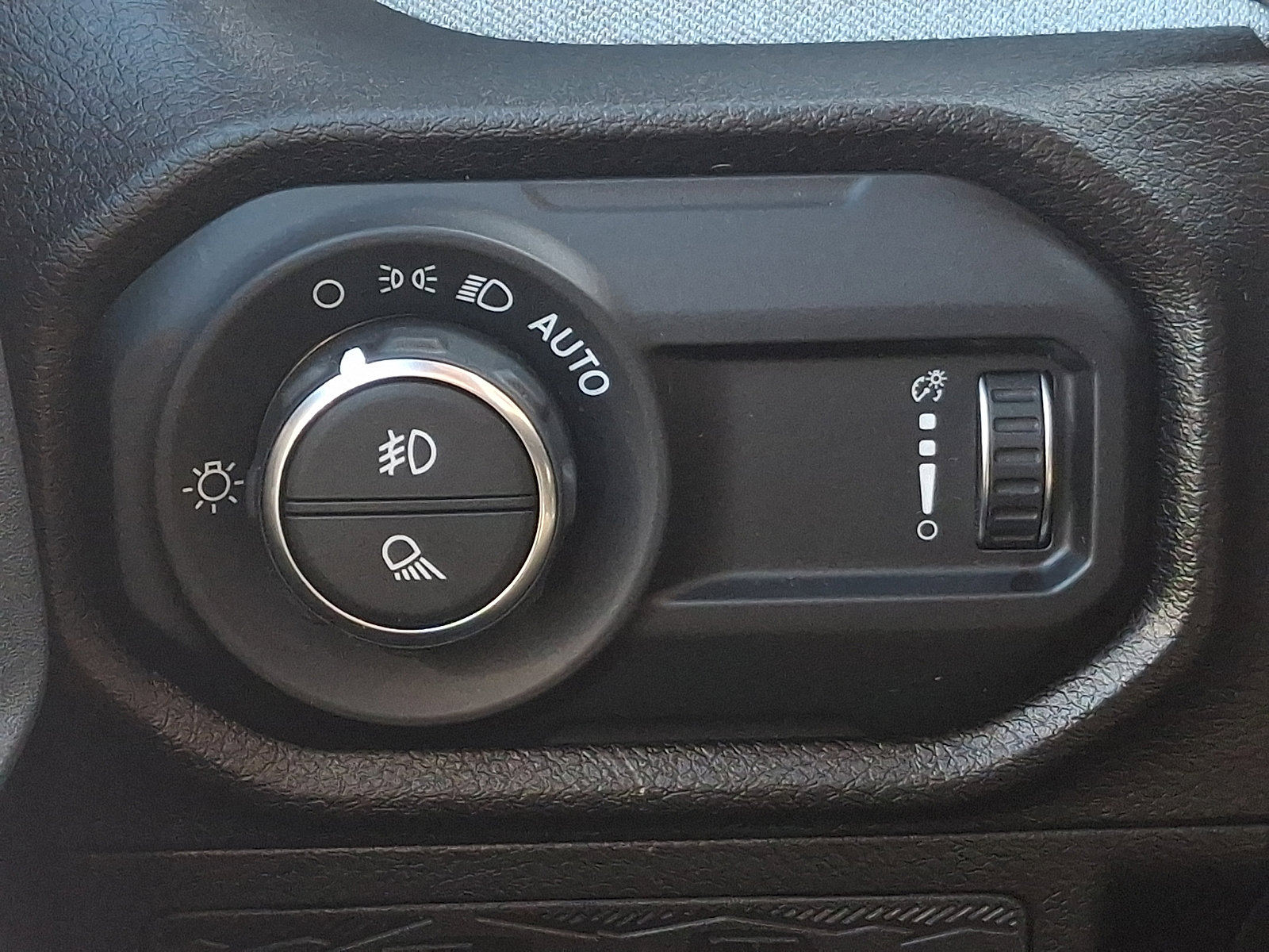 Certified 2024 Jeep Gladiator Willys image 26