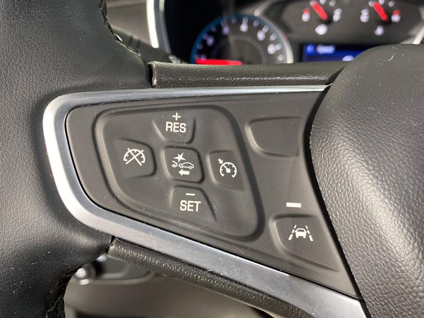 Used 2023 Chevrolet Equinox LT AWD/4WD image 11