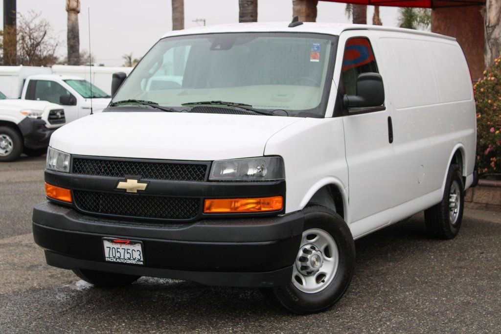 Used 2020 Chevrolet Express 3500 w/ Driver Convenience Package RWD image 4