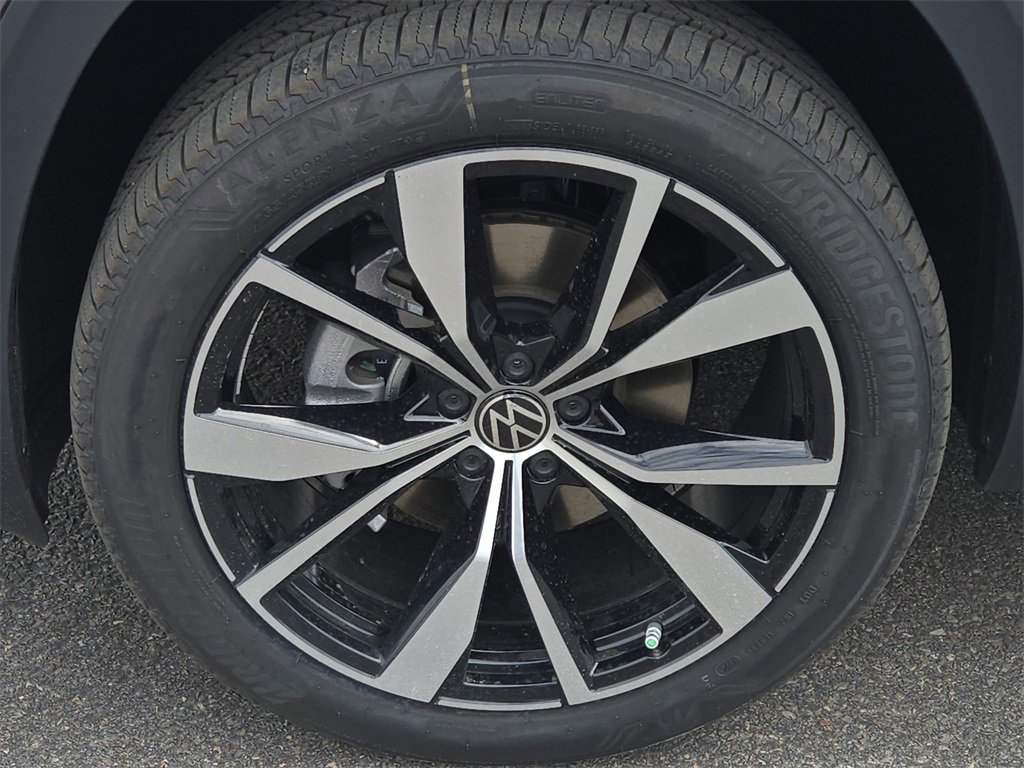New 2025 Volkswagen Atlas Cross Sport SEL Premium R-Line image 13