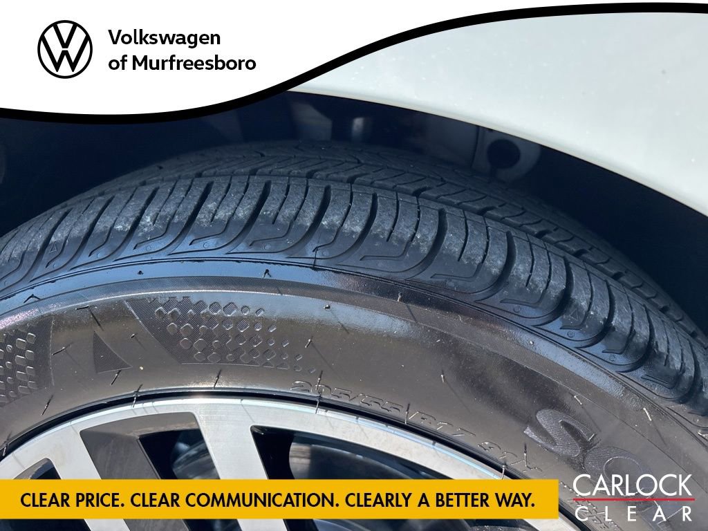 Used 2025 Volkswagen Jetta SE w/ Sunroof Package image 9