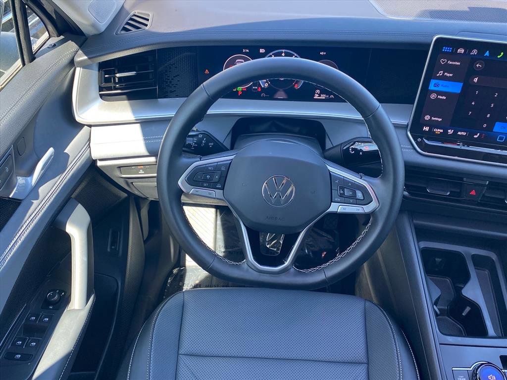 Used 2025 Volkswagen Tiguan SE image 5