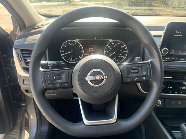 Used 2023 Nissan Rogue SV FWD image 14