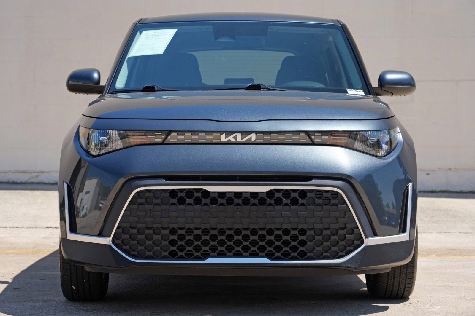 Used 2023 Kia Soul LX w/ LX Technology Package FWD image 6