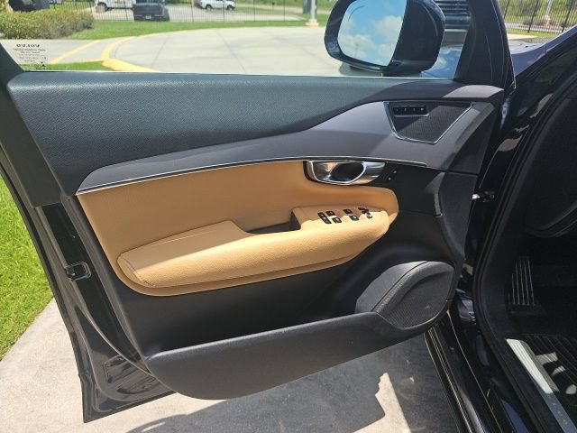 Used 2017 Volvo XC90 T6 Momentum w/ Vision Package AWD/4WD image 10