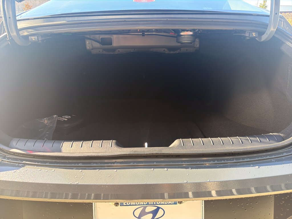 New 2026 Hyundai Elantra Limited FWD image 31