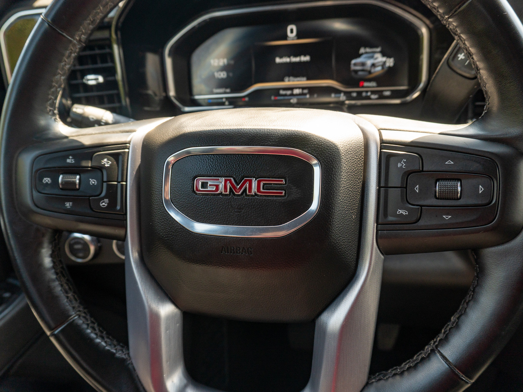 Used 2025 GMC Sierra 1500 SLT AWD/4WD image 29