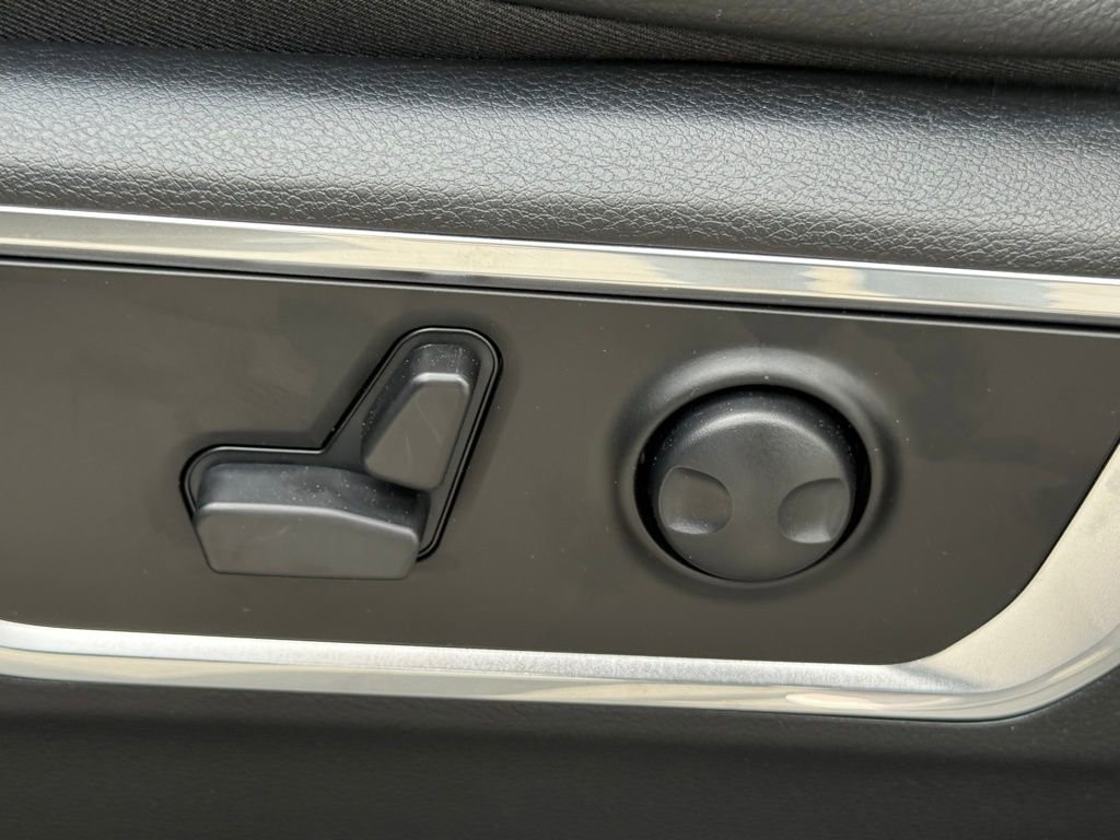 New 2025 RAM 1500 Laramie w/ Night Edition image 15