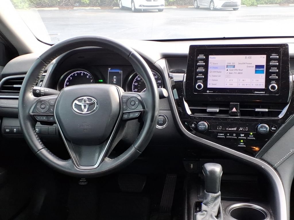 Used 2022 Toyota Camry SE w/ Convenience Package FWD image 12