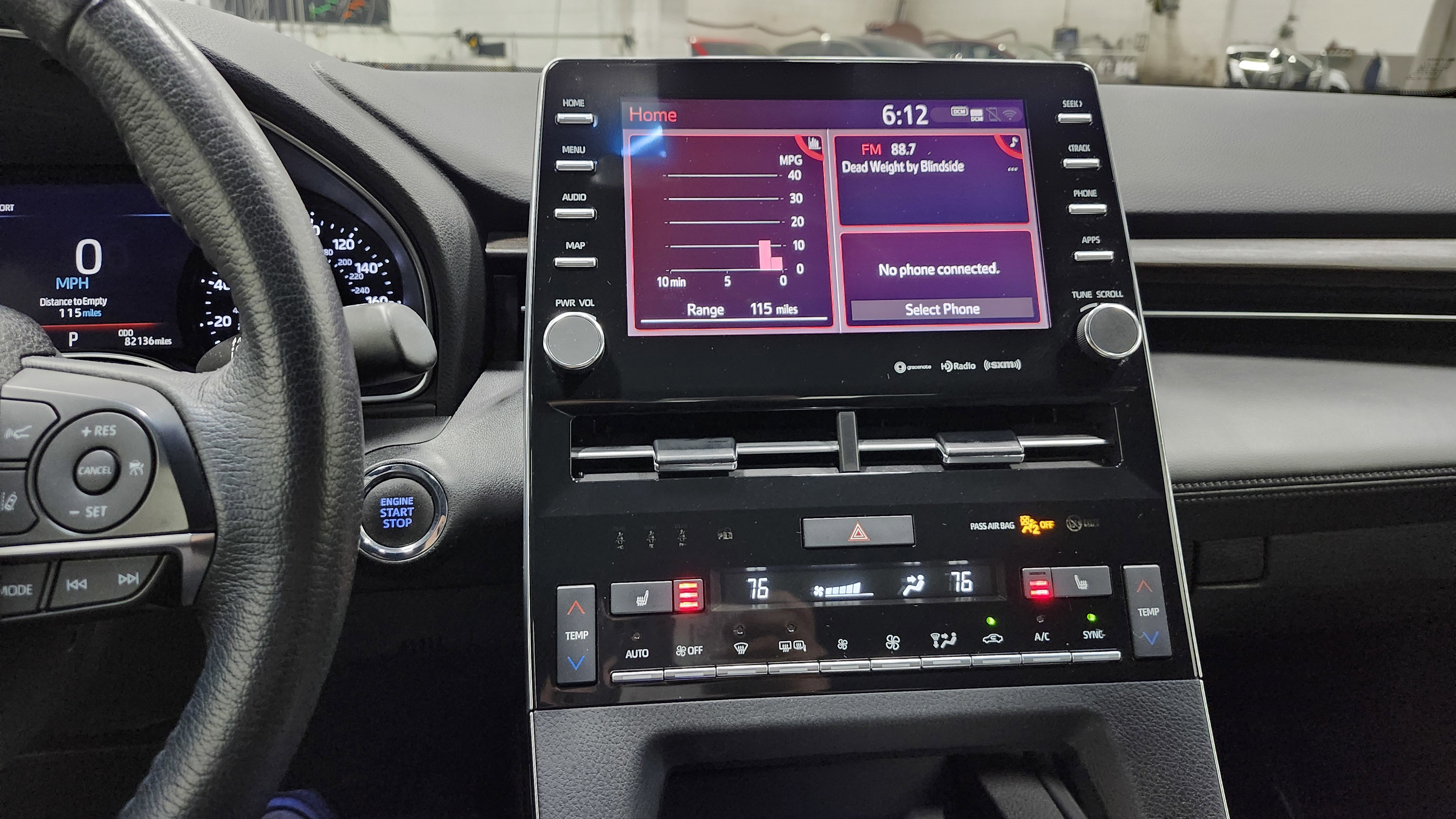 Used 2022 Toyota Avalon XLE image 30