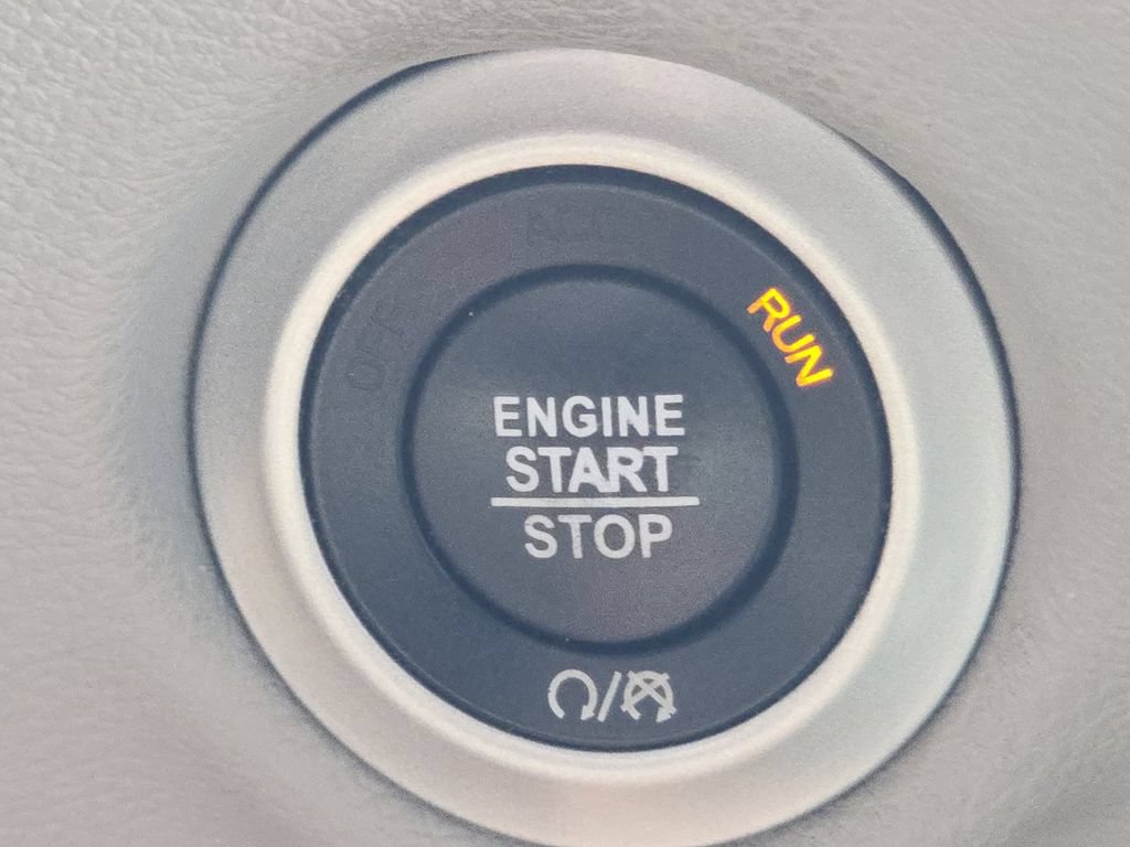 Used 2018 Chrysler Pacifica Touring-L Plus FWD image 31