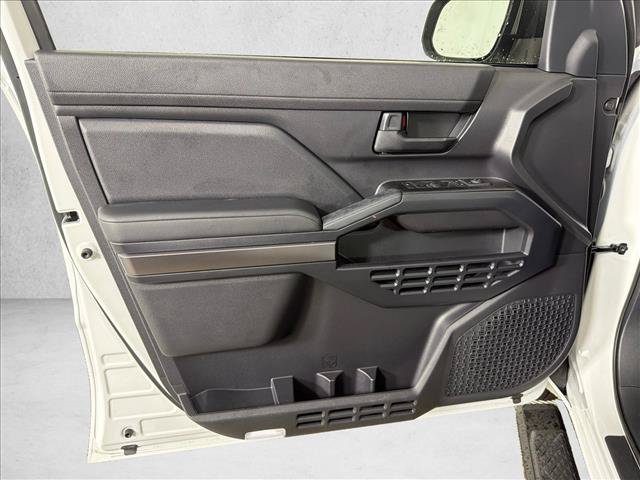 Used 2025 Toyota 4Runner SR5 AWD/4WD image 10