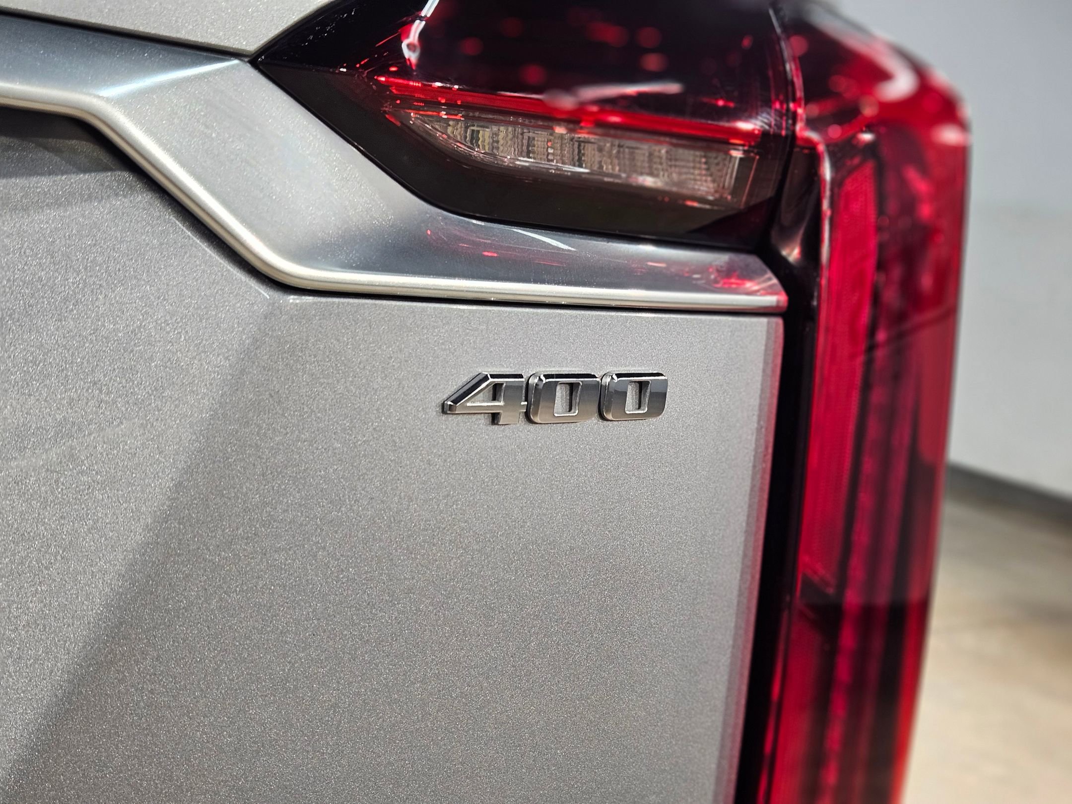 Used 2025 Cadillac XT6 Premium Luxury image 41