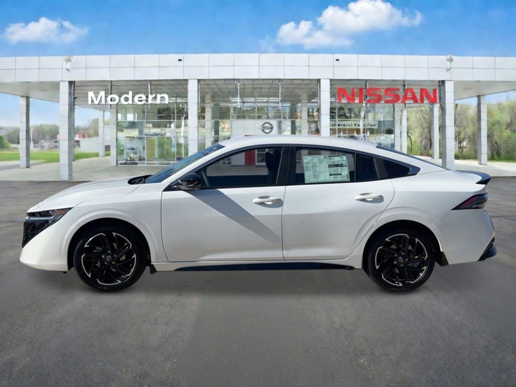 New 2026 Nissan Sentra SR FWD image 2