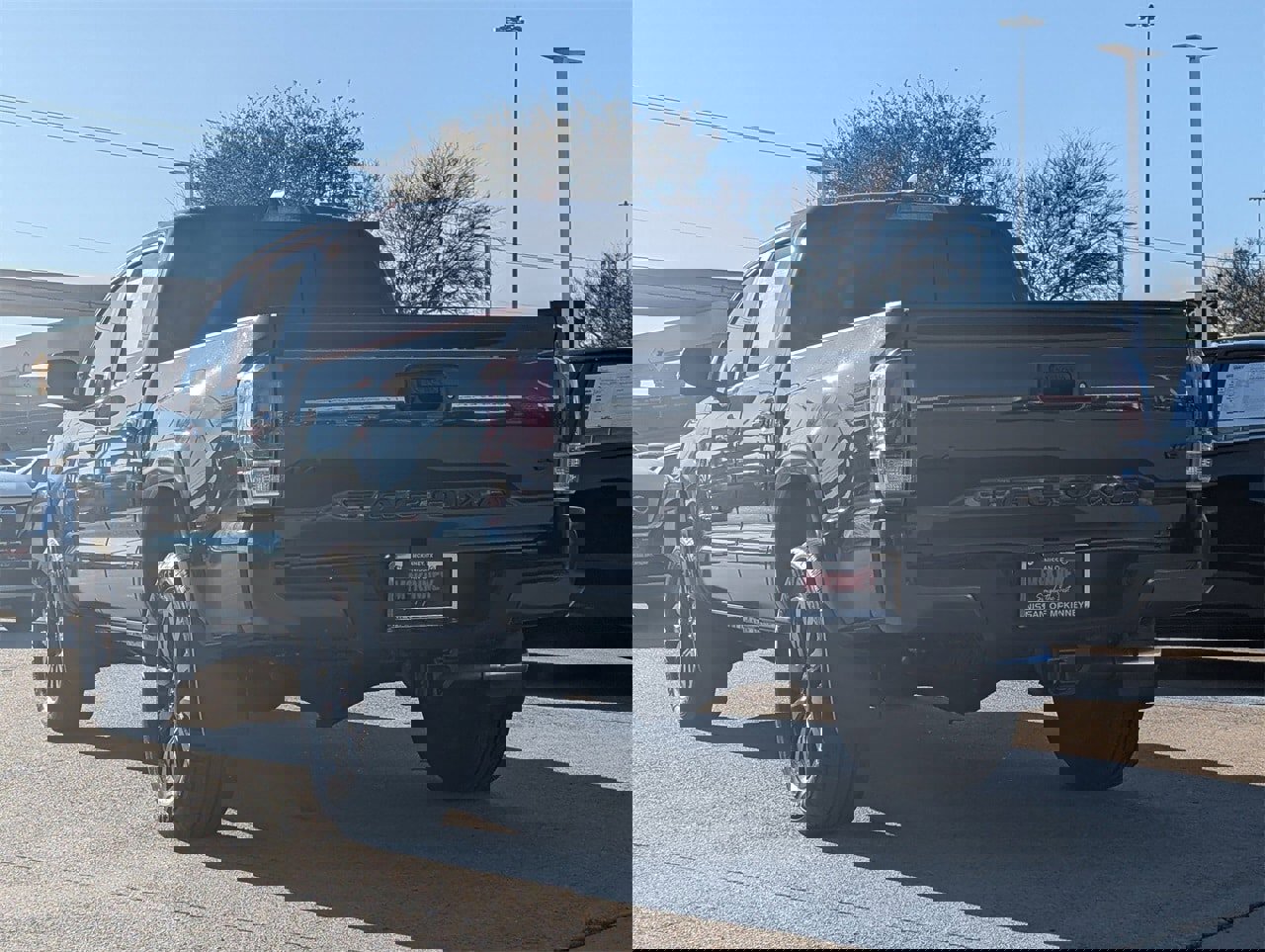 Used 2021 Toyota Tacoma Limited image 4