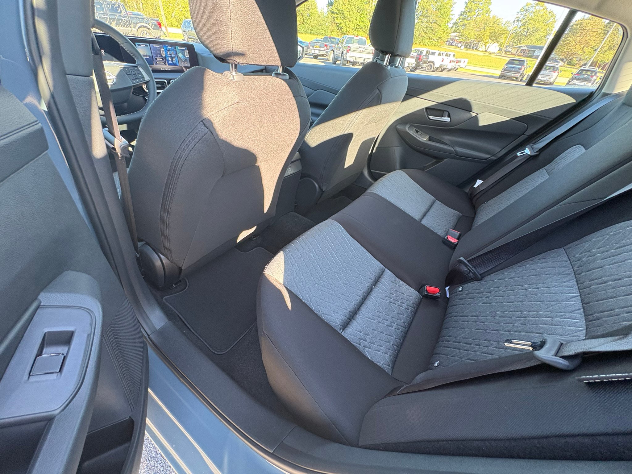 New 2027 Nissan Sentra SV w/ SV Convenience Package FWD image 17