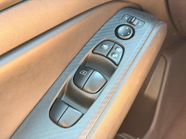 Used 2024 Nissan Altima 2.5 SV FWD image 24