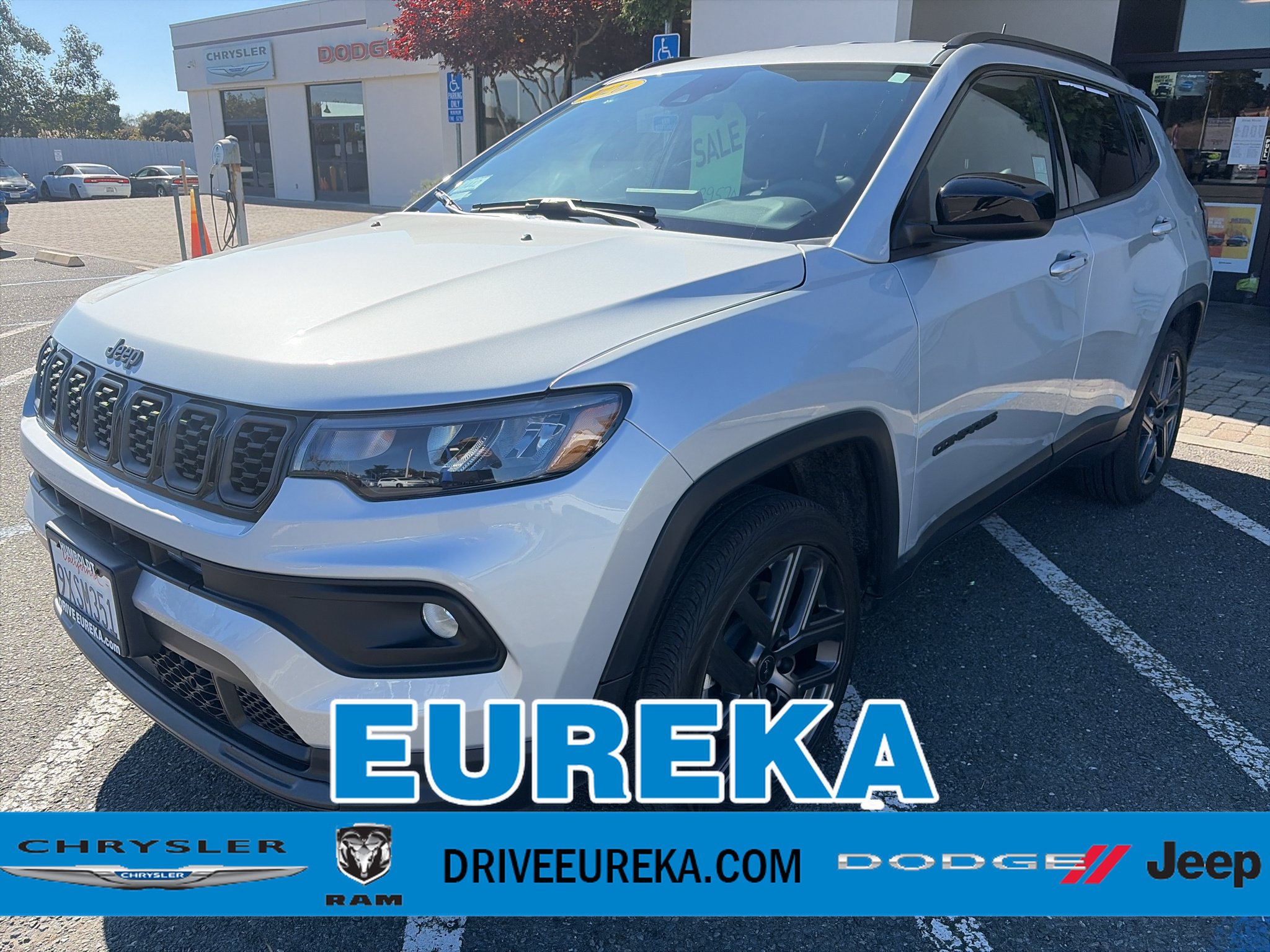 Used 2026 Jeep Compass Latitude AWD/4WD image 1