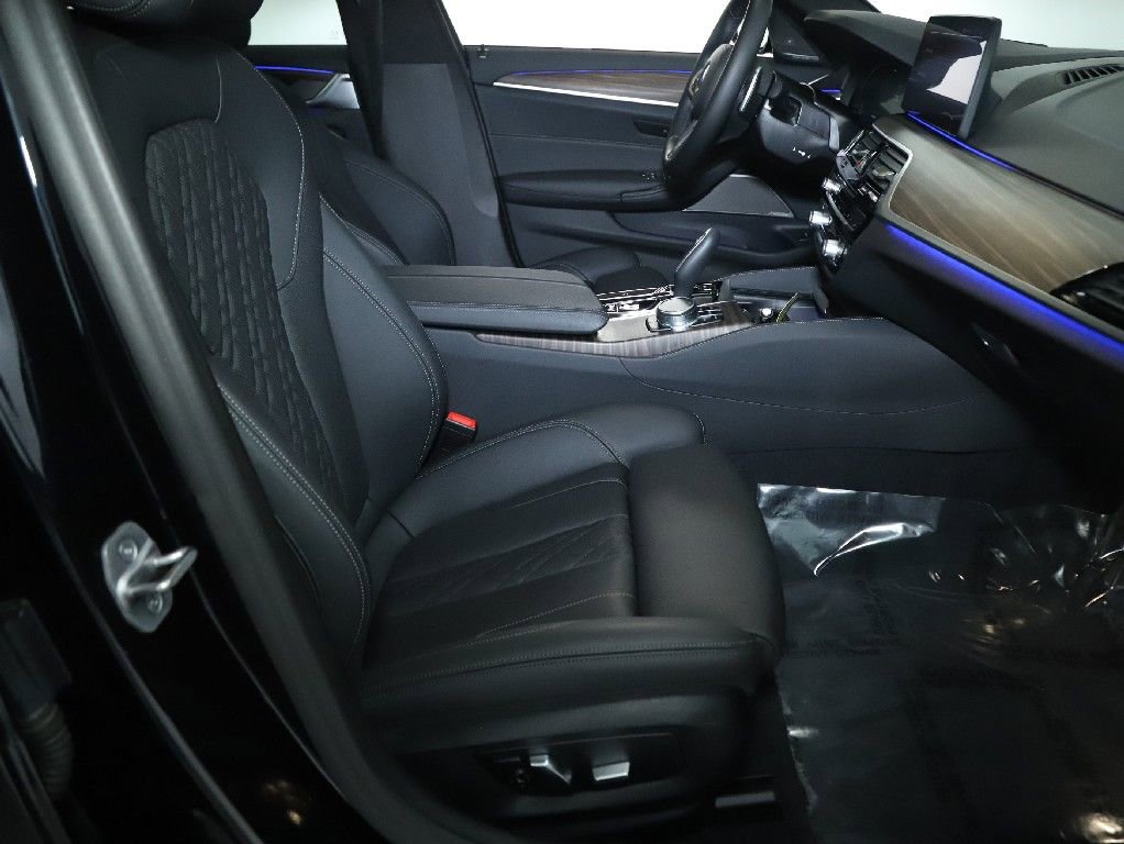 Certified 2022 BMW 540i xDrive w/ M Sport Package image 36