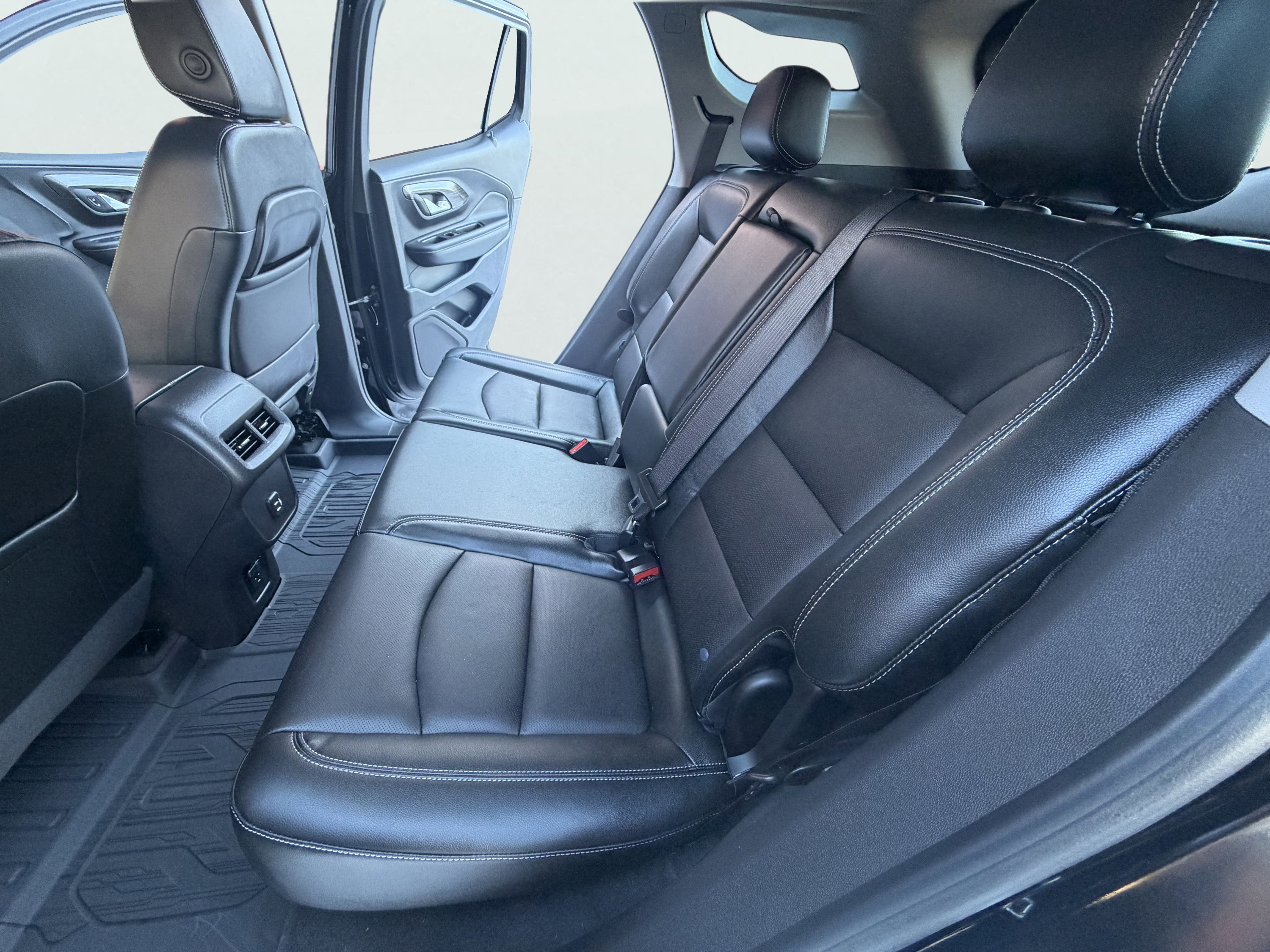 Used 2023 GMC Terrain SLT w/ Infotainment Package II image 20