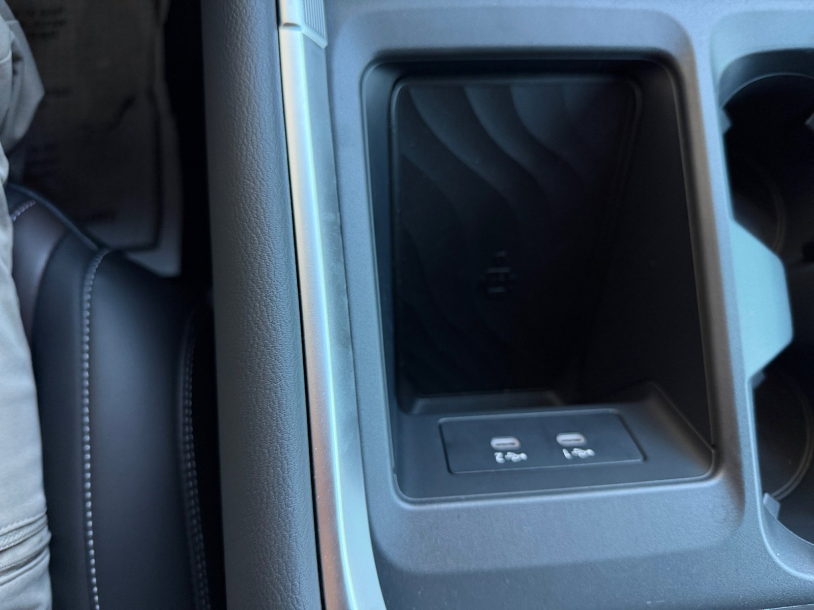 New 2026 Nissan Armada SL w/ Captain's Chari Seat Package image 20