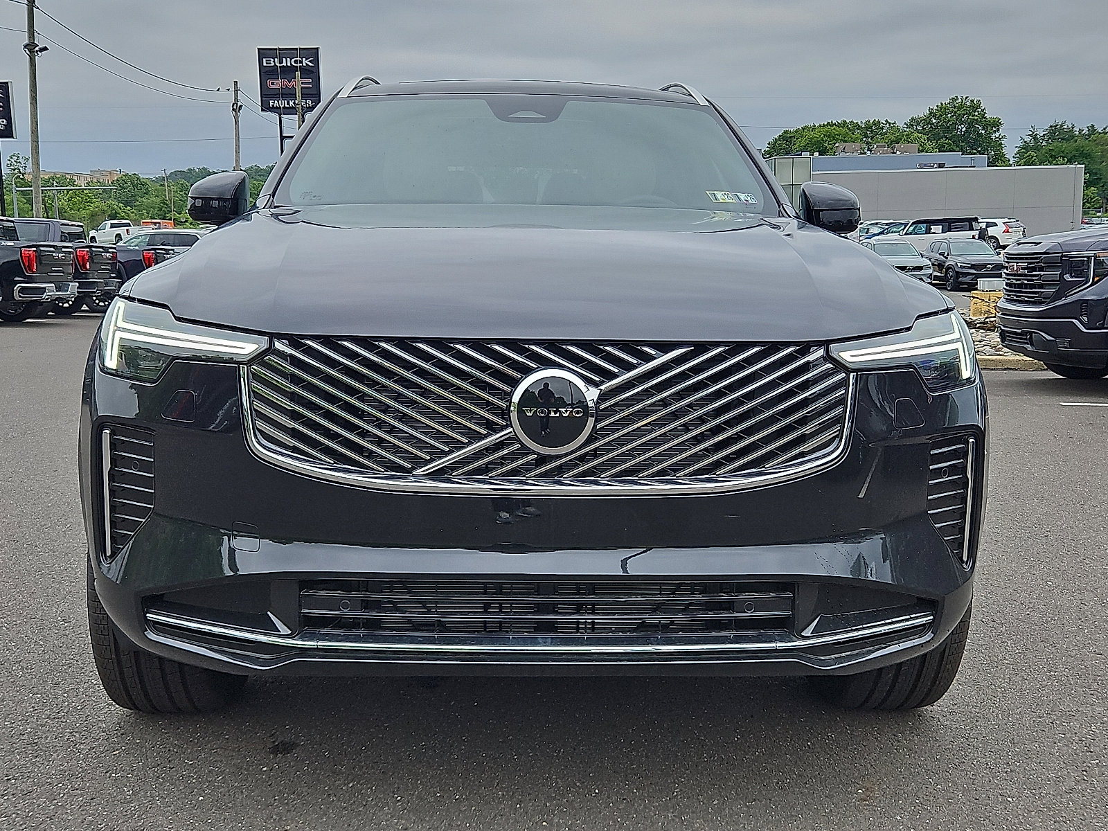 New 2026 Volvo XC90 B6 Core w/ Protection Package AWD/4WD image 2