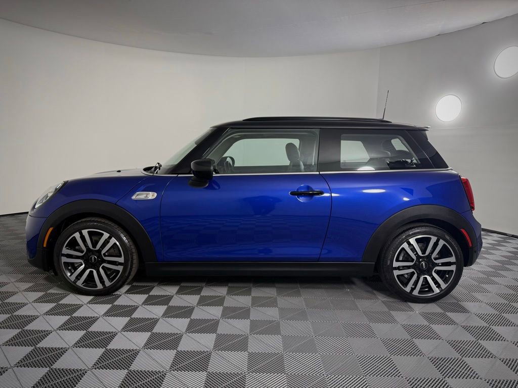 Used 2021 MINI Cooper S w/ Premium Package image 2