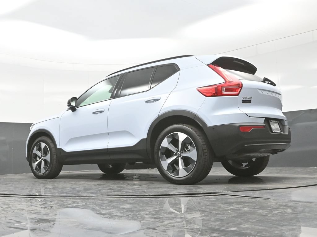 New 2026 Volvo XC40 B5 Plus w/ Climate Package AWD/4WD image 31