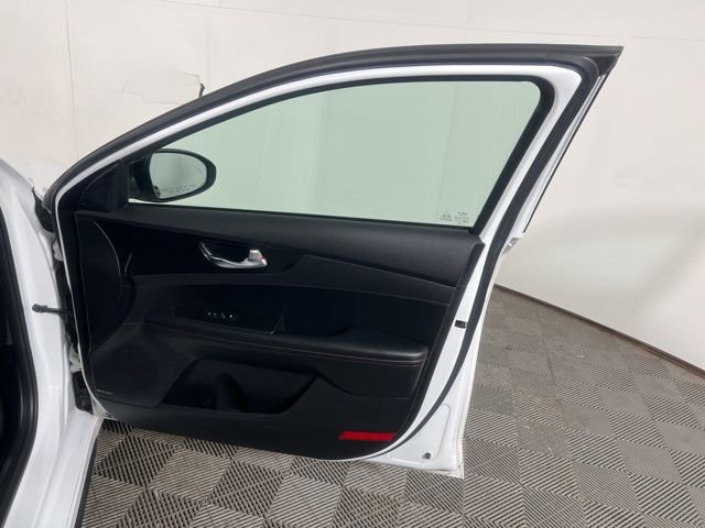 Used 2022 Kia Forte GT FWD image 27