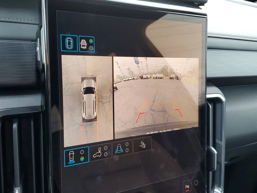 Used 2024 GMC Acadia AT4 image 25