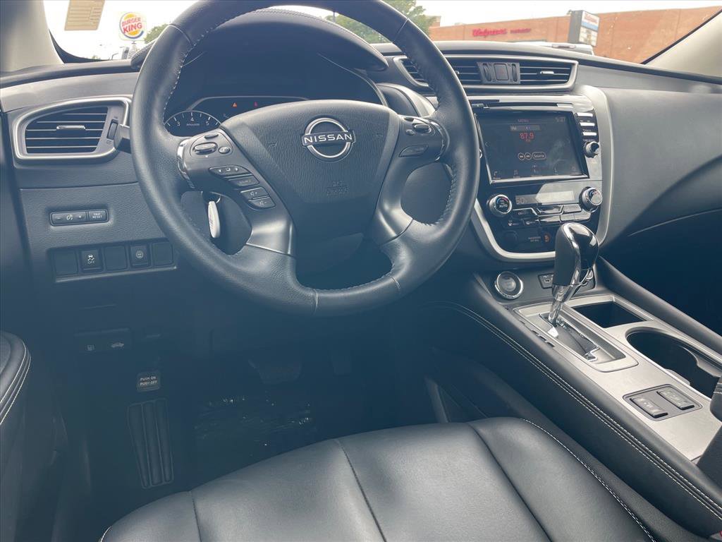 Used 2023 Nissan Murano SV w/ SV Midnight Edition Package FWD image 9