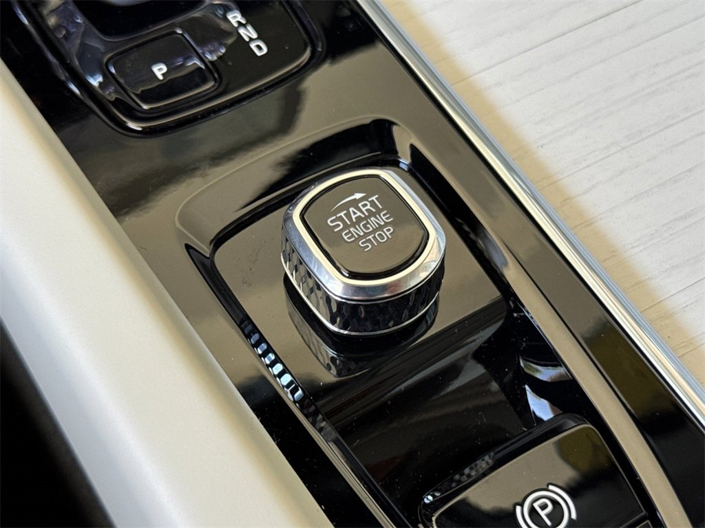 New 2026 Volvo XC60 B5 Ultra w/ Protection Package Premier image 22