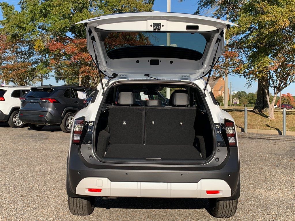 New 2026 Nissan Kicks SR FWD image 5