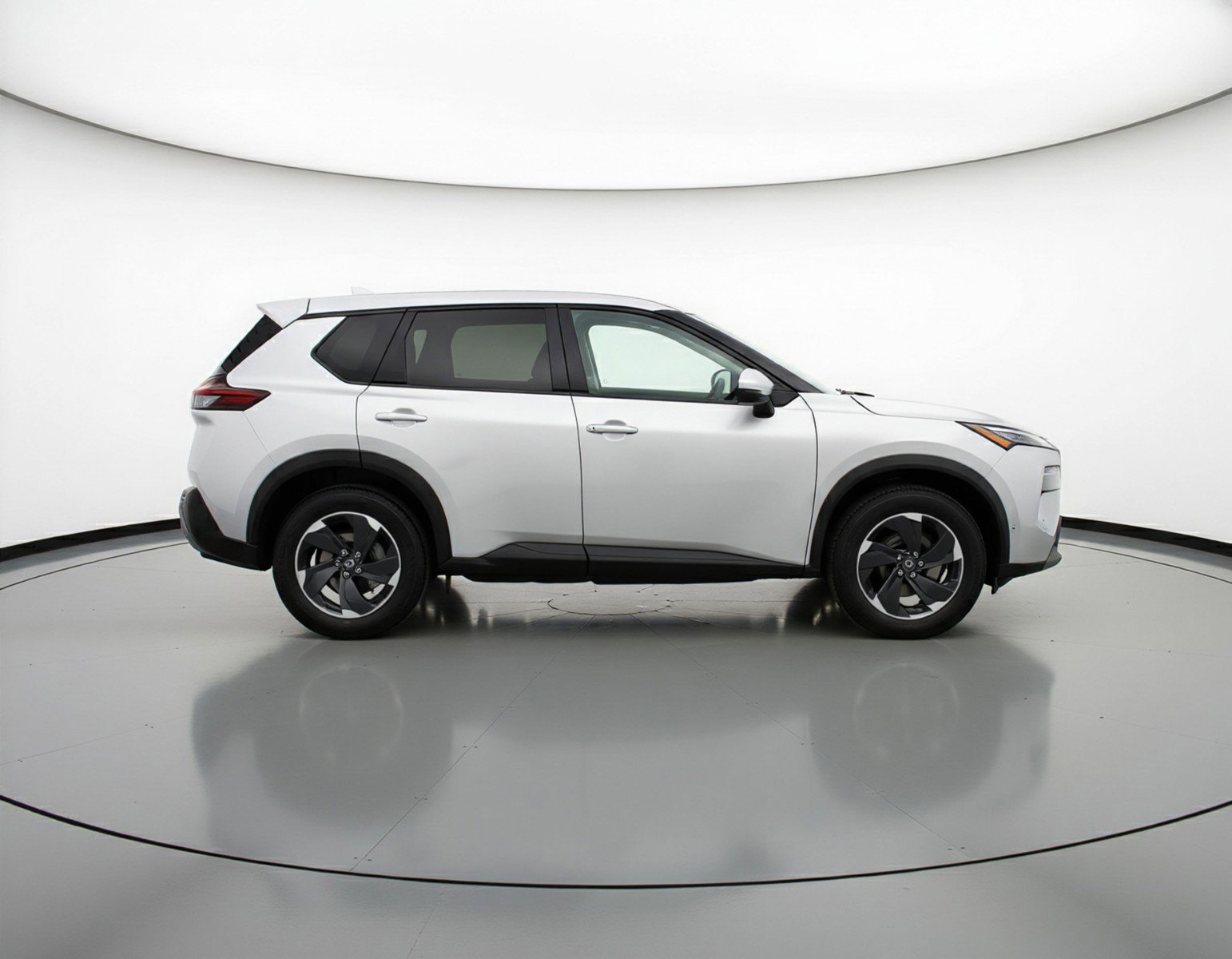 Used 2025 Nissan Rogue SV FWD image 5
