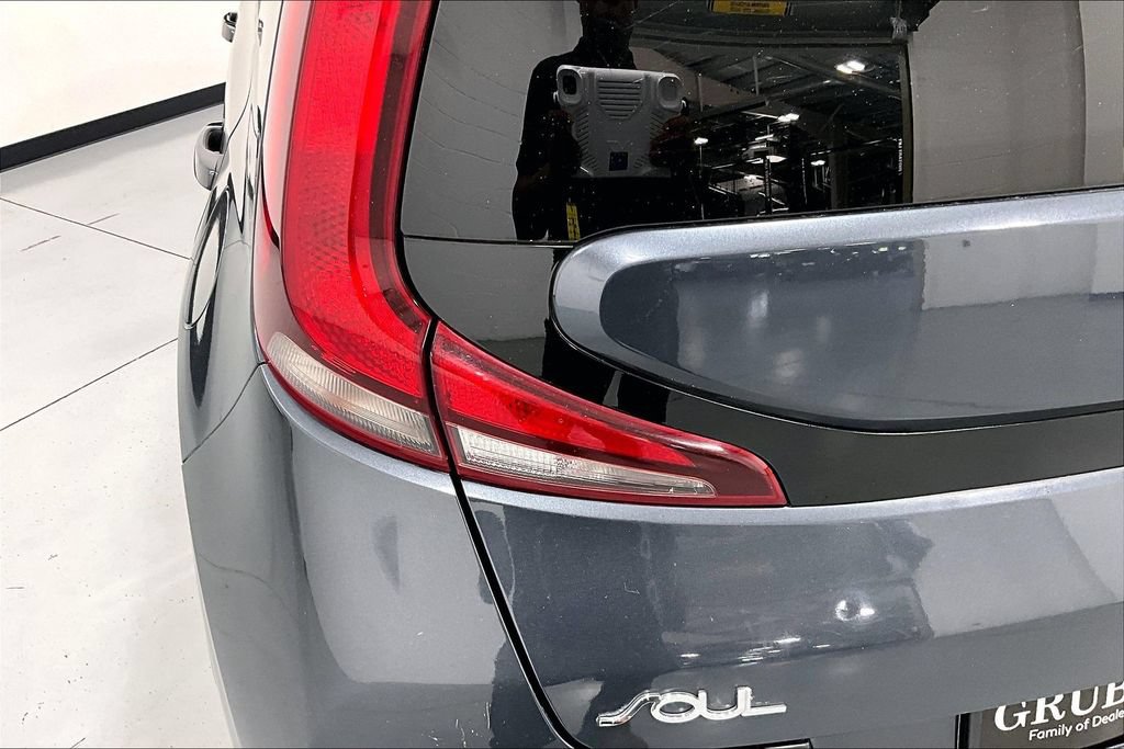 Used 2020 Kia Soul S FWD image 37