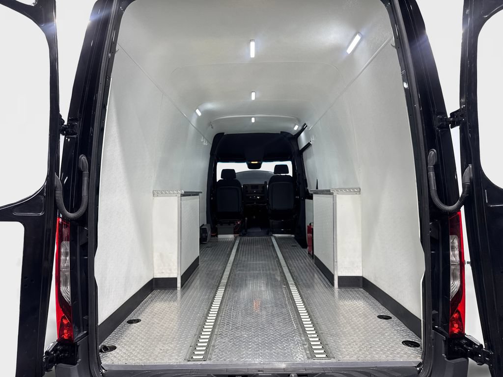 Used 2024 Mercedes-Benz Sprinter 2500 image 69