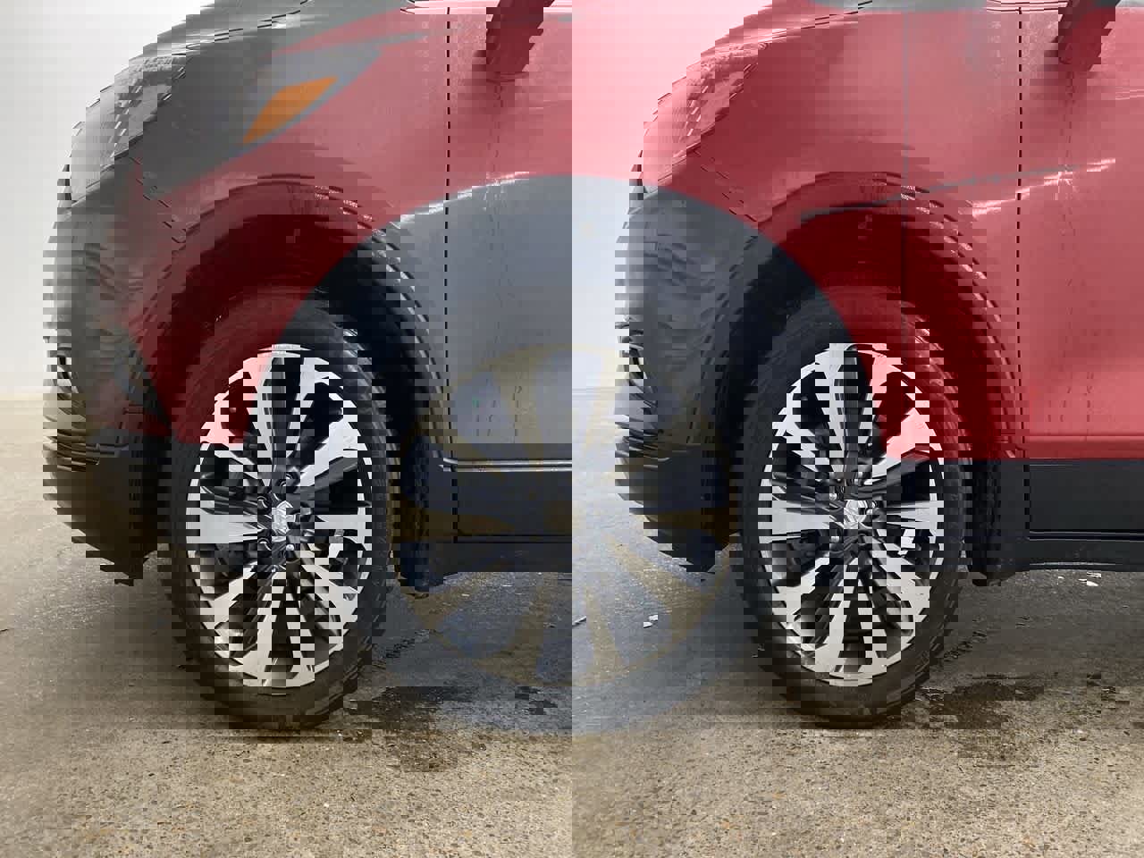 Used 2019 Buick Encore Essence image 11