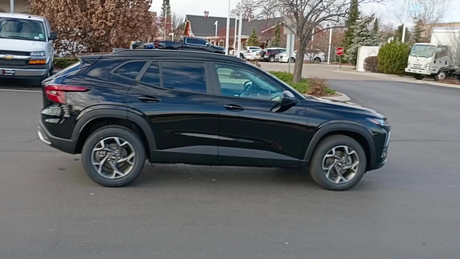 New 2026 Chevrolet Trax LT w/ Sunroof Package image 7