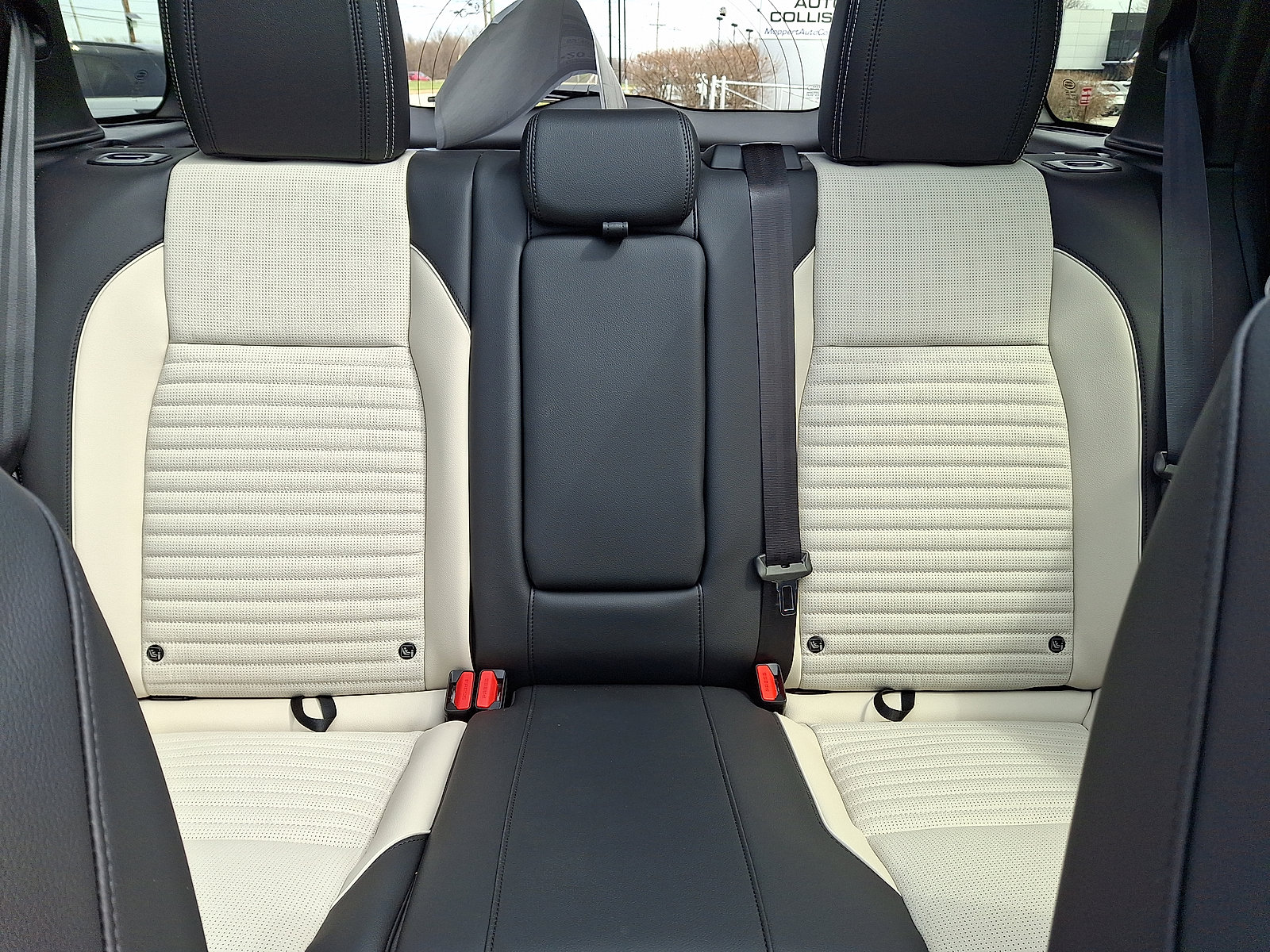 New 2026 Land Rover Discovery Sport Landmark image 16