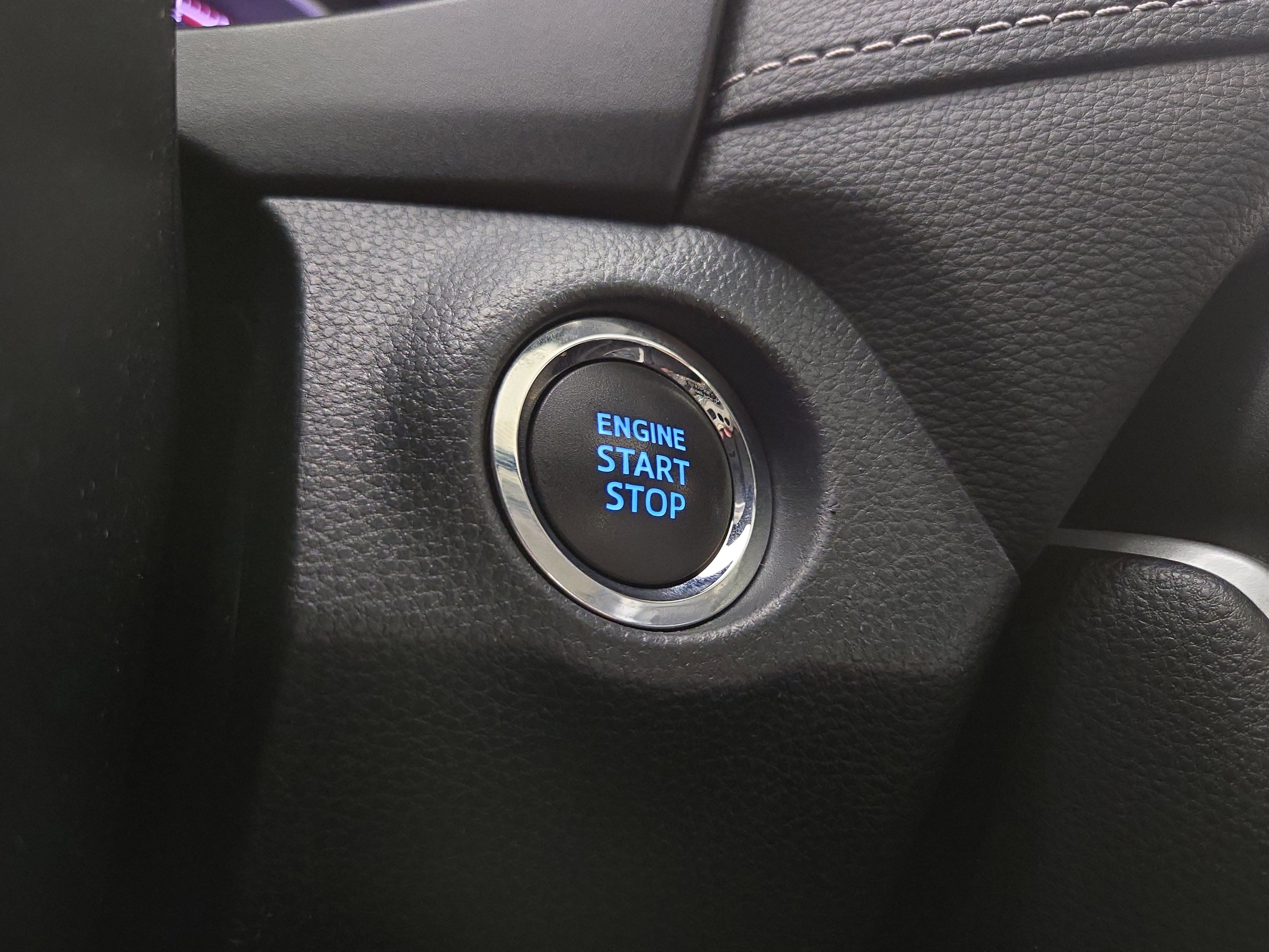 Used 2019 Toyota RAV4 Limited image 26