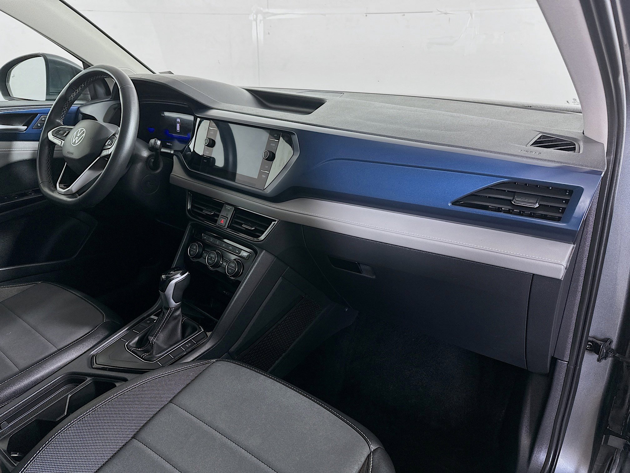 Used 2024 Volkswagen Taos SE image 26