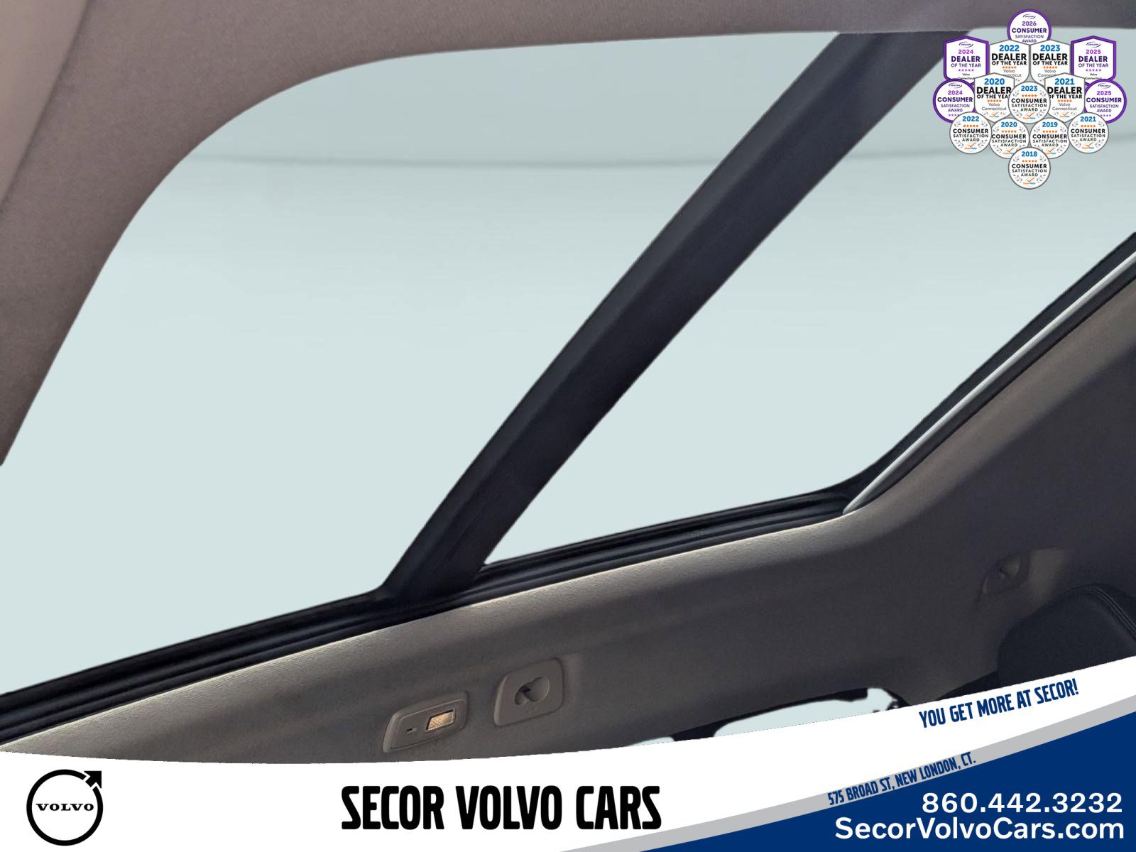 Used 2024 Volvo XC40 B5 Plus w/ Protection Package Premier AWD/4WD image 15