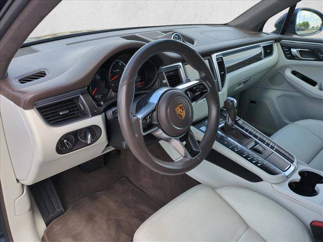 Used 2016 Porsche Macan Turbo AWD/4WD image 10